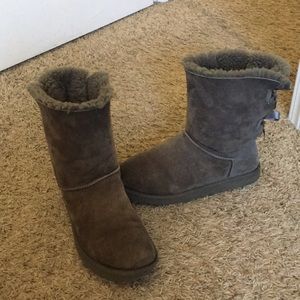 Grey double bow UGG
